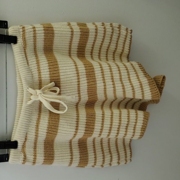 Sabo Knit Shorts Size Medium Cream and Tan - Picture 2 of 7